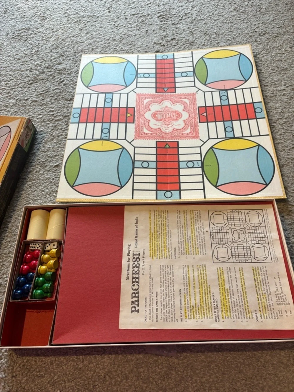 PARCHEESI Deluxe Edition 1975 Vintage Game Selchow & Righter Royal Game of India